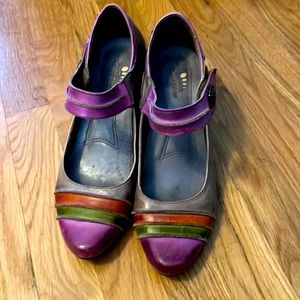 Spring Step multicolored heels. Size 38/7.5. 3 inch heel.